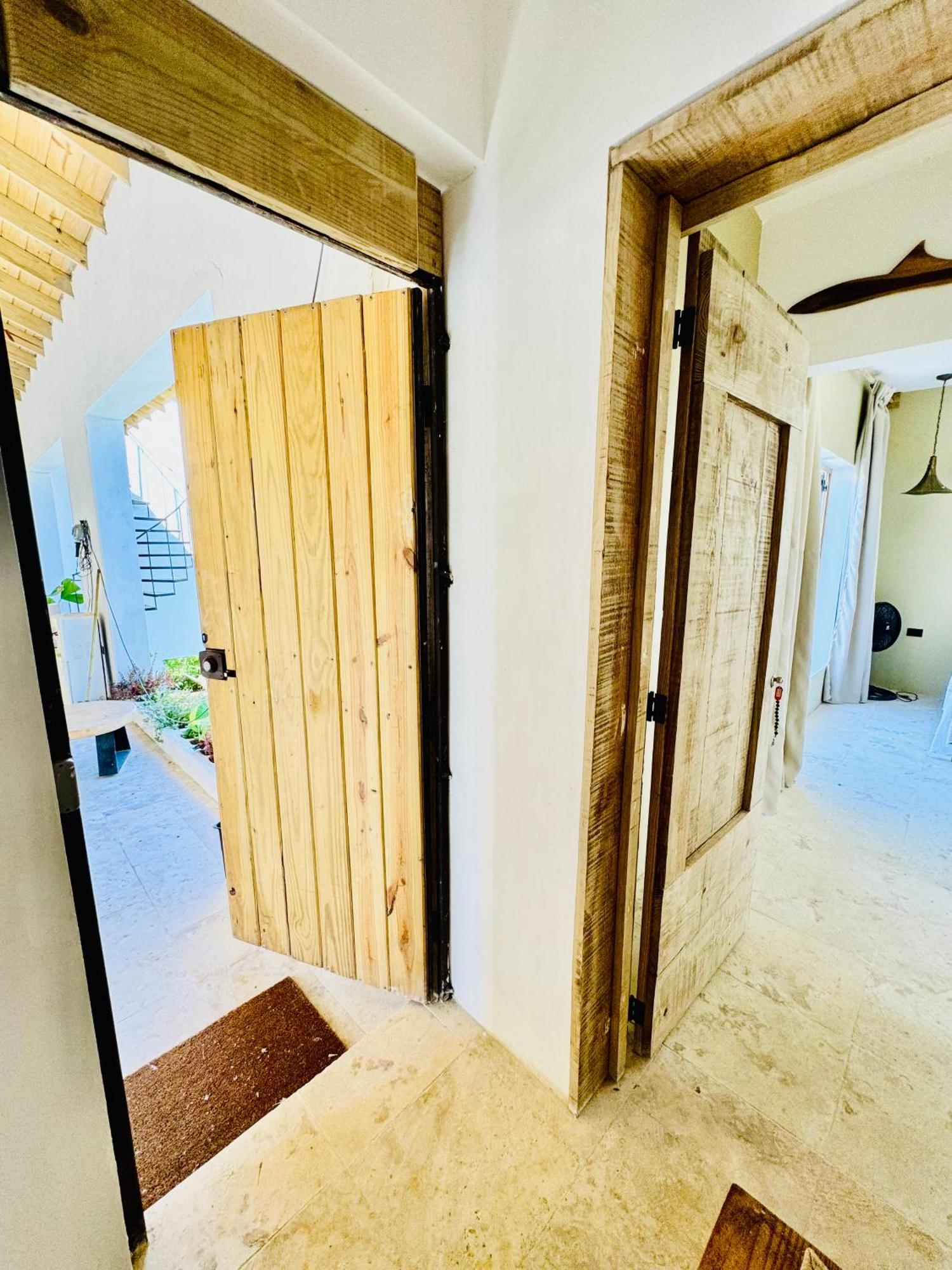 Suami S Room Casa Padura Кабарете Екстериор снимка
